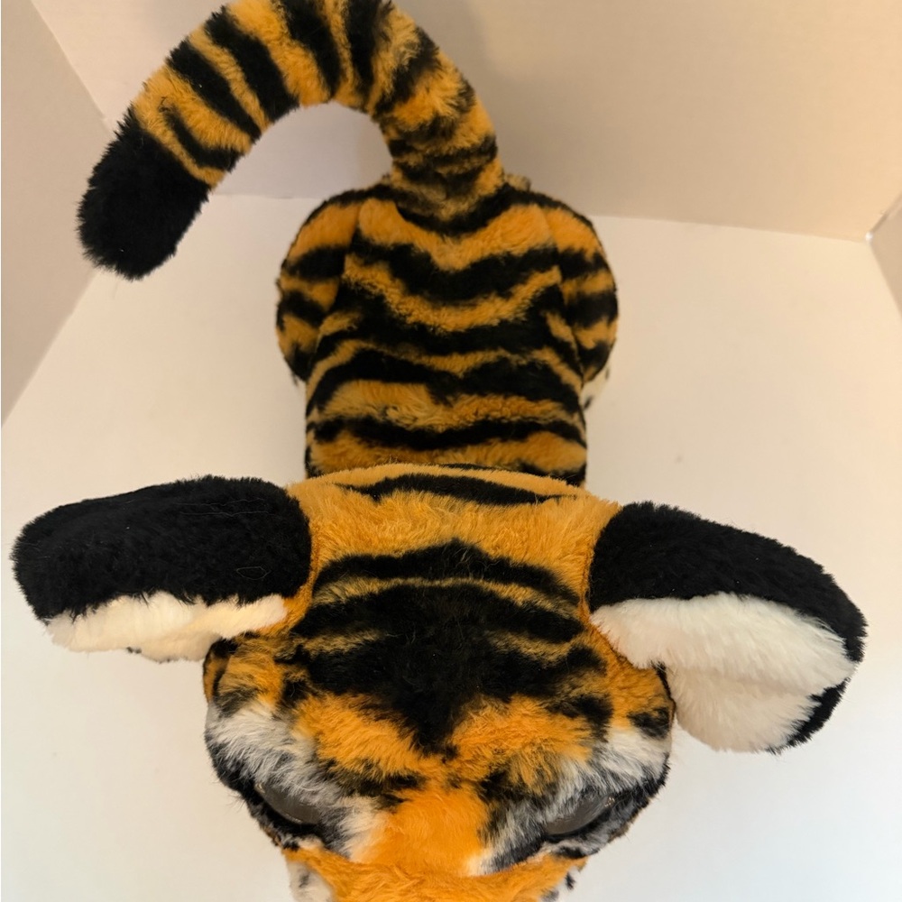 Hasbro Fur Real Roarin Tyler Playful  Tiger with Black and Orange Stripes - Picture 3 of 9